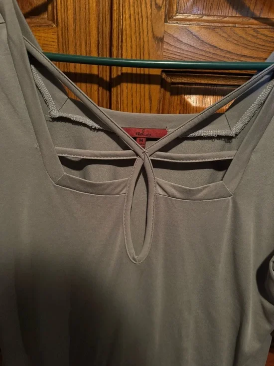 BKE Short Sleeve Top Women’s M NWOT Casual Boutique Style- Gray - Picture 3 of 5